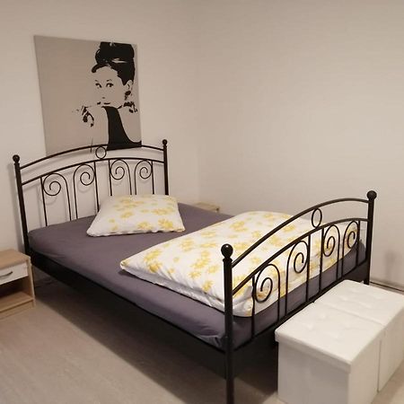 Ferienwohnung Beutelsbacherstrasse 12 Unterturkheim שטוטגרט מראה חיצוני תמונה