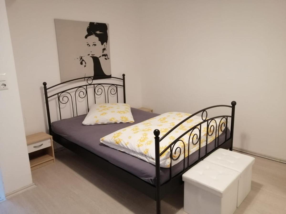Ferienwohnung Beutelsbacherstrasse 12 Unterturkheim שטוטגרט מראה חיצוני תמונה